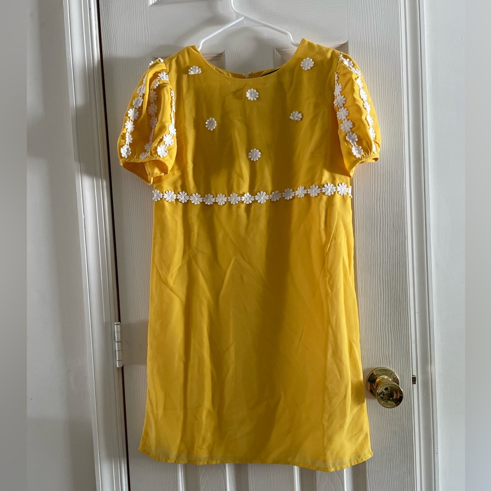 ModCloth Retro Daisy Mini Shift Dress